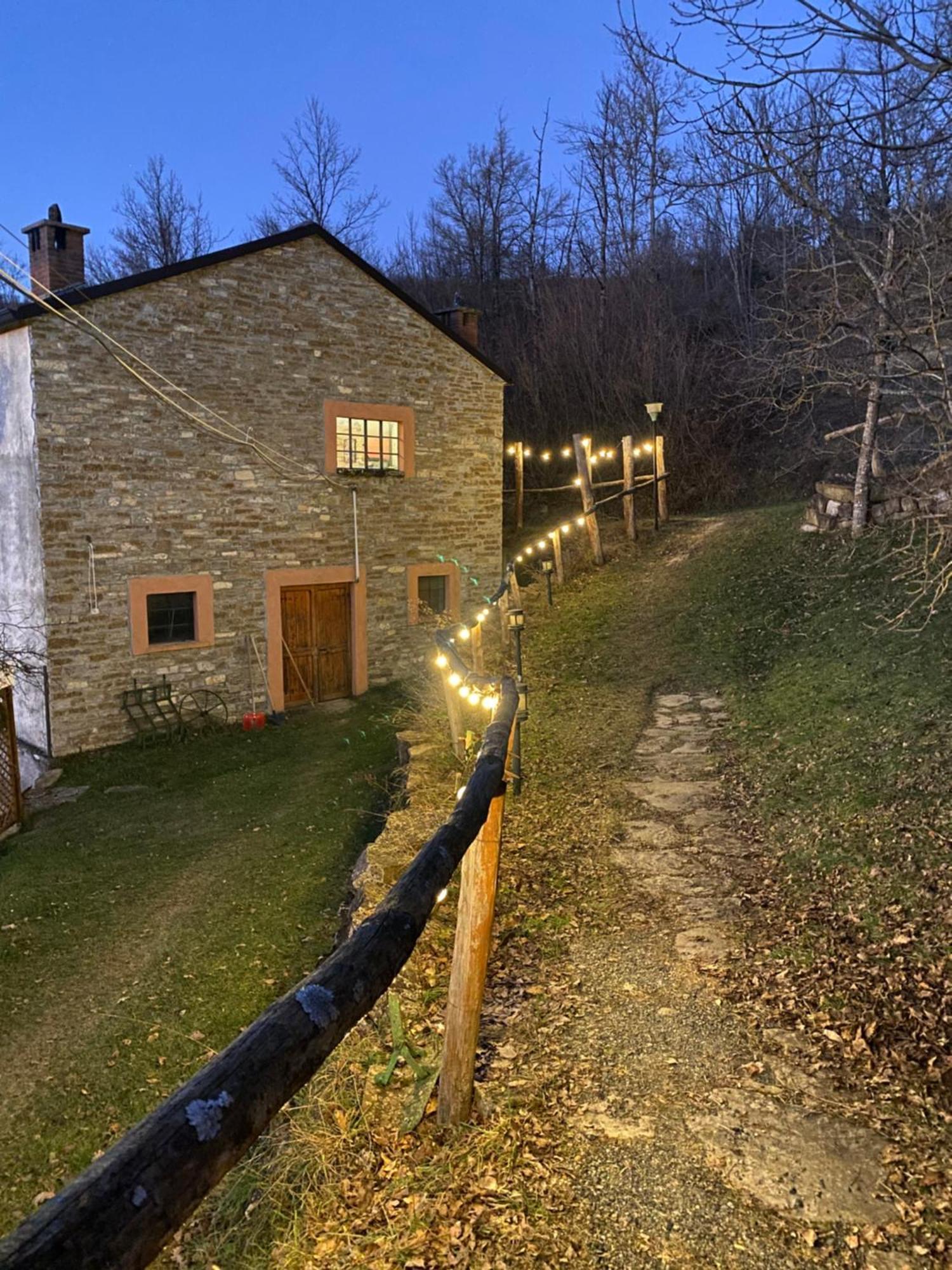 Bed and Breakfast La Lupa E L'Orso à Berceto Extérieur photo
